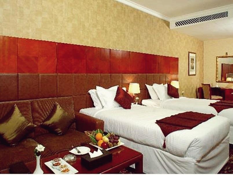 מלון אל-מדינה Shaza Regency Plaza Al Madinah מראה חיצוני תמונה A room at the hotel